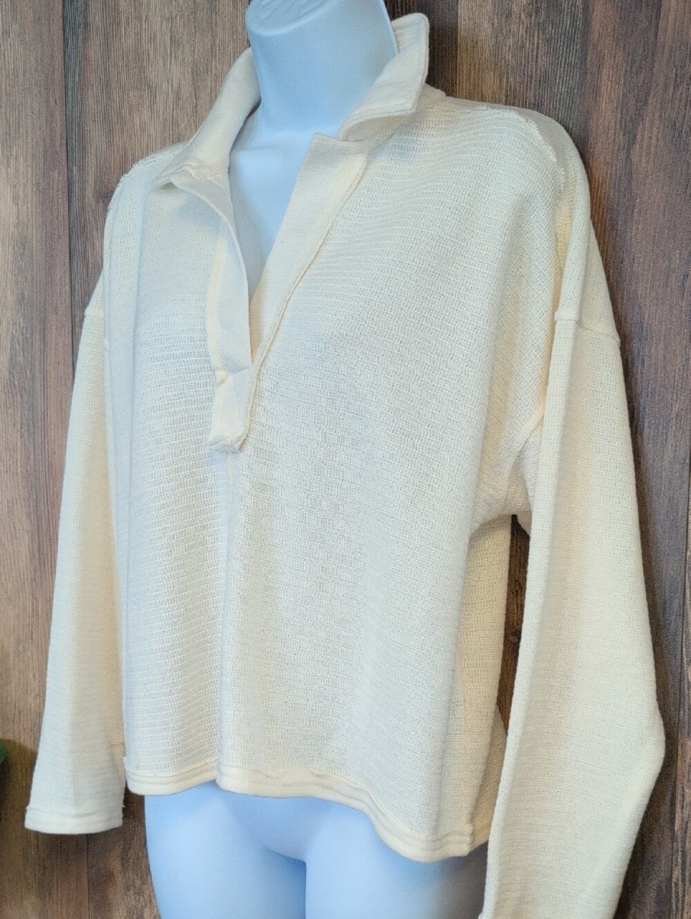 JOA Cream Knit Polo Pullover Crop Top M    NWT      742A
